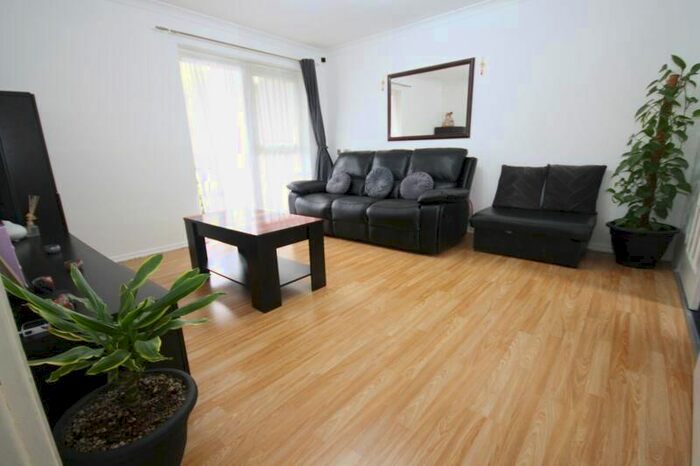 1 Bedroom Flat To Rent In Maple Road, Hayes, UB4