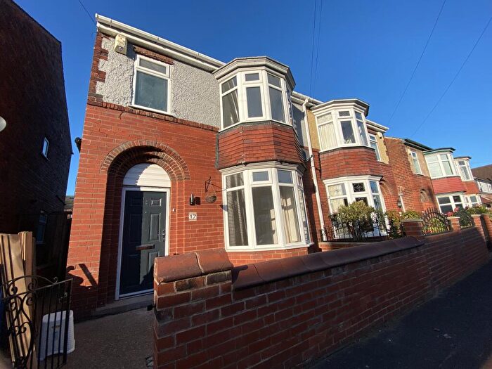 3 Bedroom House To Rent In Green Street, Doncaster, DN4