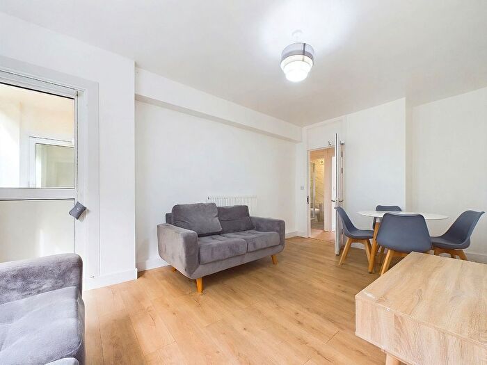 4 Bedroom Flat To Rent In Osnaburgh Street, Robert Street, Ucl, Lse, Regents Park, Regents Park, Camden, Euston, London, NW1