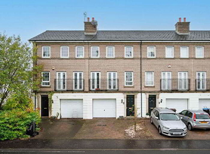 4 Bedroom TownHouse For Sale In Leathem Square, Belfast, BT16