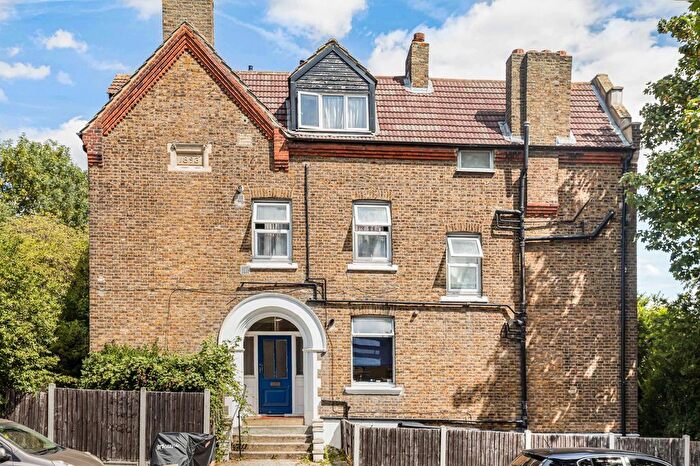 2 Bedroom Flat For Sale In Croydon Road, London, SE20