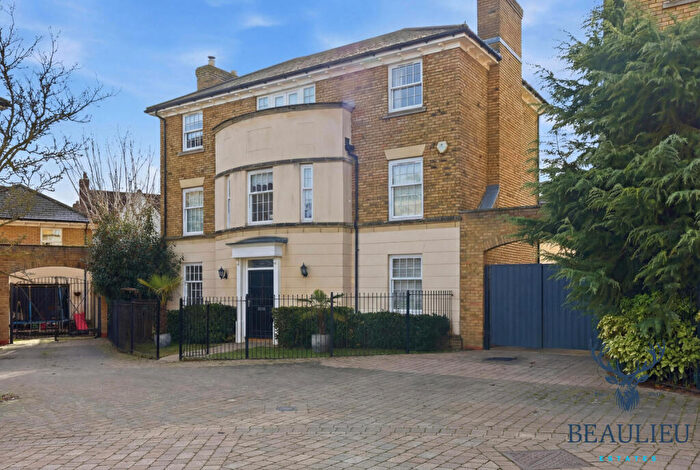 6 Bedroom Detached House For Sale In Billers Chase, Beaulieu Park, CM1