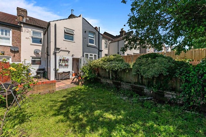 2 Bedroom Terraced House For Sale In Holmesdale Road, London, SE25
