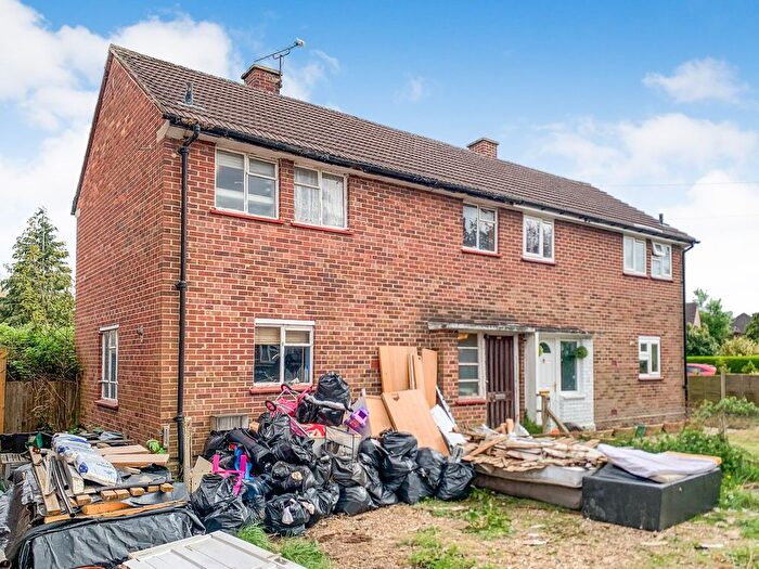 2 Bedroom Semi-Detached House For Sale In Knolton Way, Slough, SL2