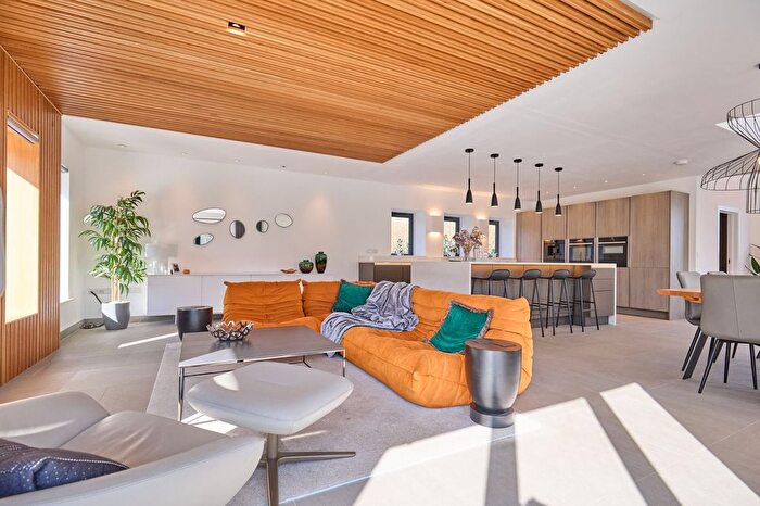 6 Bedroom Detached House For Sale In Damgate Lane, Acle, Norwich, NR13