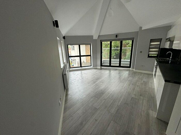 1 Bedroom Flat To Rent In Queens Ave, Winchmore Hill, London, N21