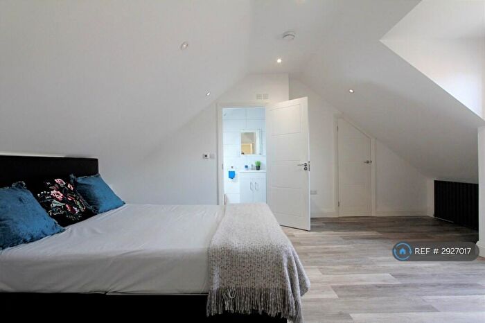 3 Bedroom Flat To Rent In Oxford Road, Reading, RG1