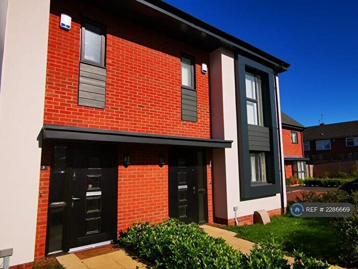 3 Bedroom Semi-Detached House To Rent In Starling Close, Coventry, CV4