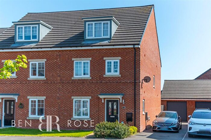 4 Bedroom Semi-Detached House For Sale In Orlon Road, Farington Moss, Leyland, PR26