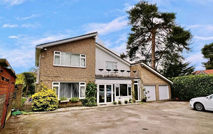 5 Bedroom Detached House For Sale In Garden Lane, St Leonards, BH24