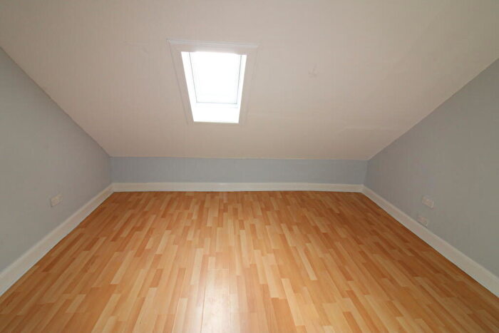 3 Bedroom Flat To Rent In St. James Street, Paisley, PA3