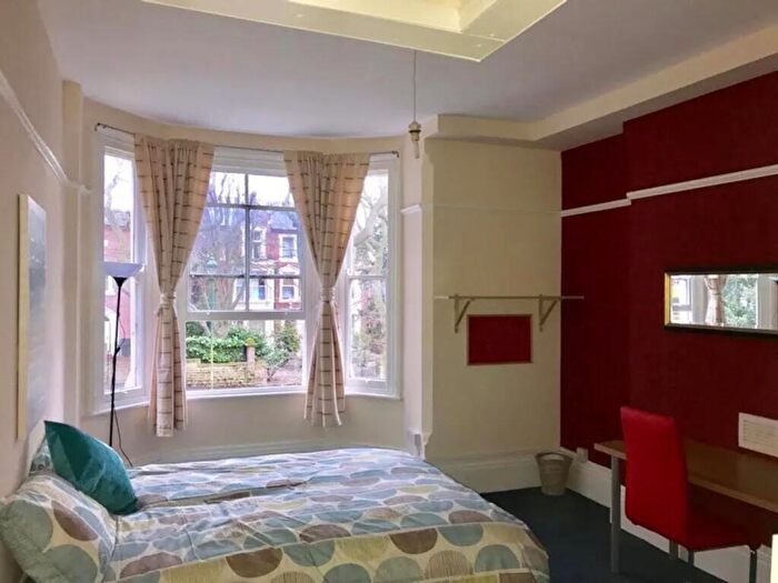 1 Bedroom House To Rent In Corporation Oaks, Nottingham, NG3