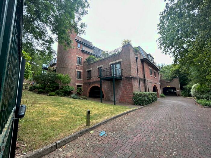 1 Bedroom Flat To Rent In Roxborough Park, Harrow-On-The-Hill, Harrow, HA1