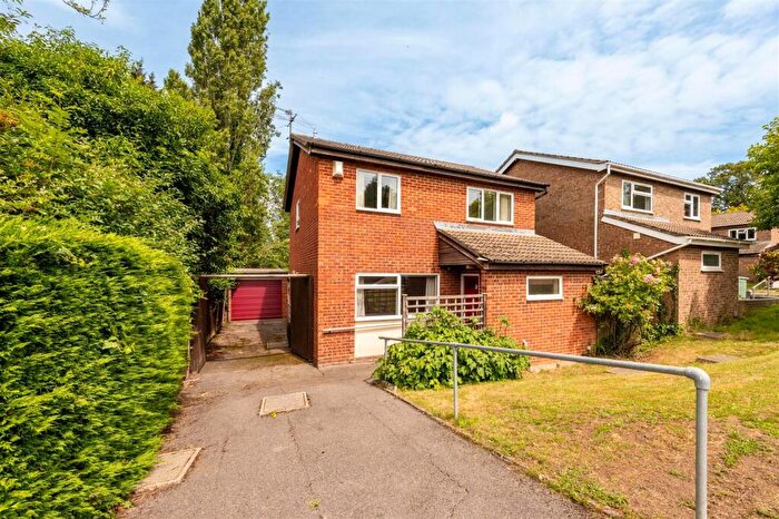 4 Bedroom Detached House For Sale In Benson Close, Reading, RG2