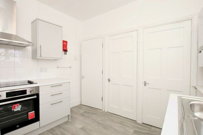 3 Bedroom Flat To Rent In The Market Place, Hampstead Garden Suburb, NW11