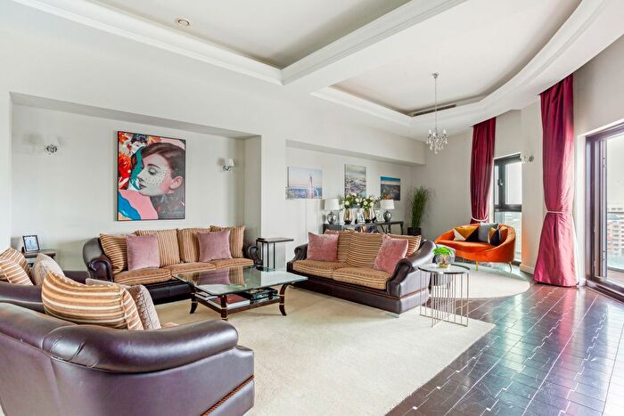 3 Bedroom Flat To Rent In Vicentia Court, Bridges Court Road, SW11