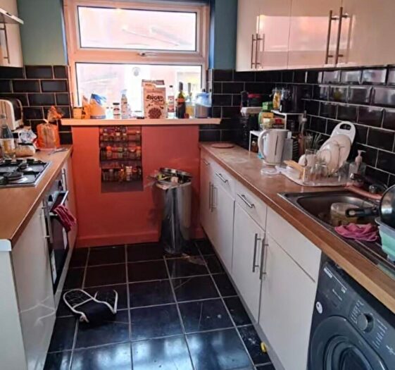 5 Bedroom Terraced House To Rent In Ashville Road, Leeds, West Yorkshire, LS6