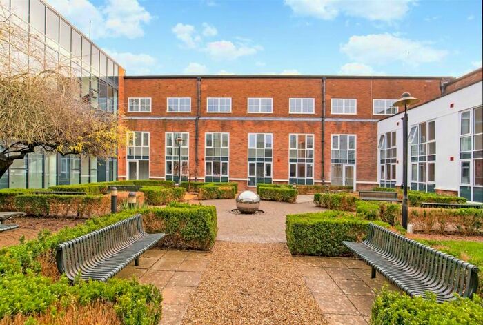 2 Bedroom Flat For Sale In Wycombe Road, Saunderton, High Wycombe, HP14