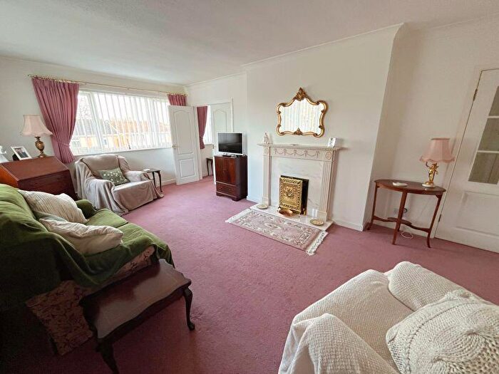 4 Bedroom Detached House For Sale In Mill Park, Cowbridge, The Vale Of Glamorgan, CF71
