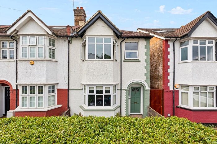 4 Bedroom Property For Sale In Robinson Road, Colliers Wood, SW17