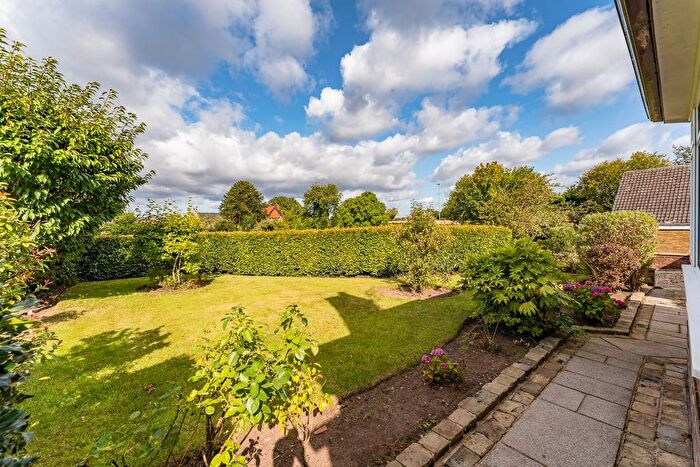 5 Bedroom Bungalow To Rent In Chester Road, Mere, Knutsford, Cheshire, WA16