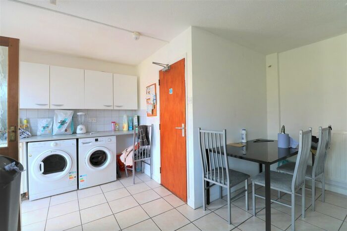 5 Bedroom Terraced House To Rent In Avon Way A, Colchester, CO4