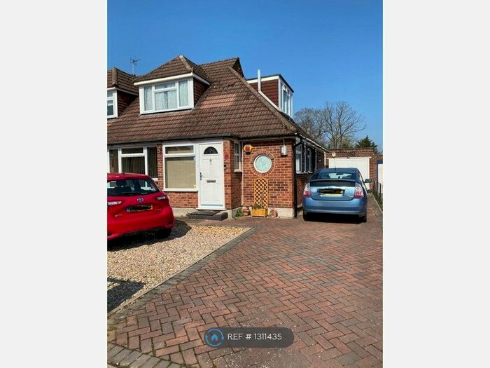 4 Bedroom Semi-Detached House To Rent In Egerton Road, Reading, RG2