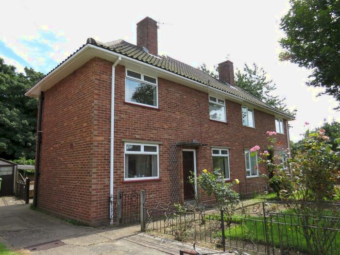4 Bedroom Semi-Detached House To Rent In Pettus Road, Norwich, NR4