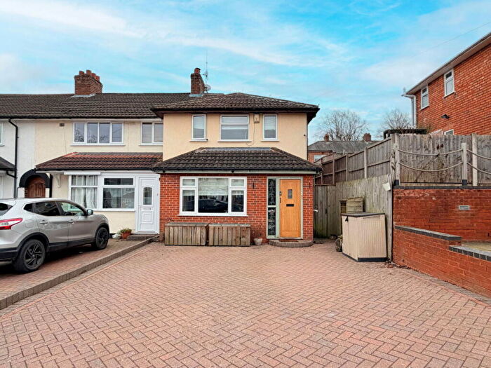 3 Bedroom End Of Terrace House For Sale In Riley Road, Birmingham, B14