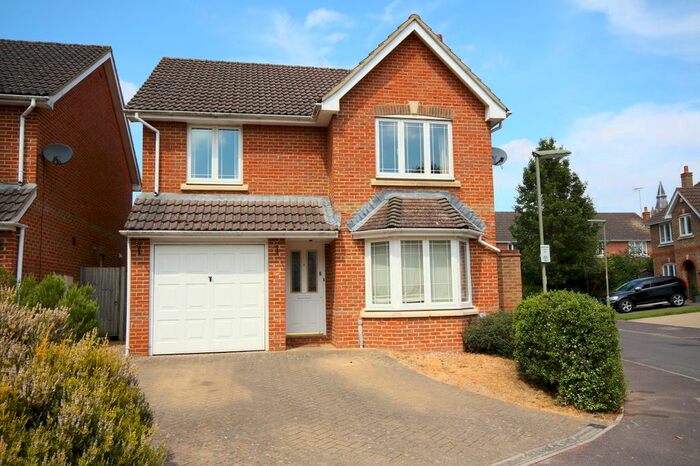4 Bedroom Detached House To Rent In Cavell Way, Knaphill, Woking, GU21