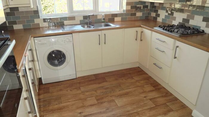 2 Bedroom Detached Bungalow To Rent In Willow Place, Braithwell, Rotherham, S66