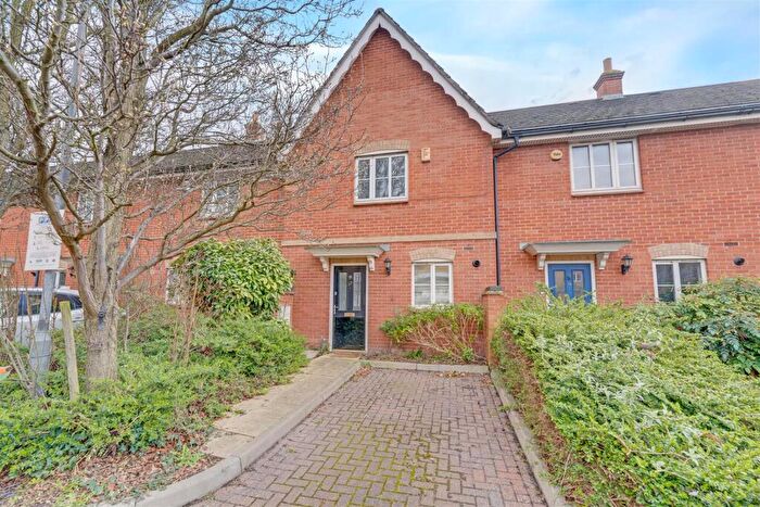 3 Bedroom House To Rent In Manchester Court, Custom House, E16