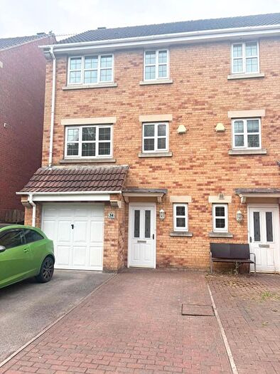 4 Bedroom Semi-detached House To Rent In Rosegreave, Goldthorpe, Rotherham, South Yorkshire, S63