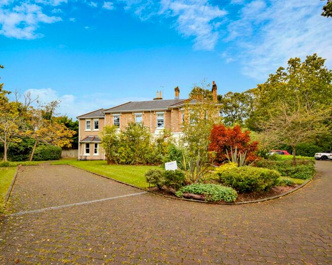 3 Bedroom Flat To Rent In Bournemouth, BH2