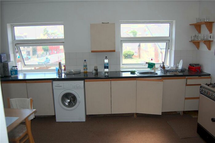 1 Bedroom Property To Rent In Bath Road, Stonehouse, Gloucestershire, GL10