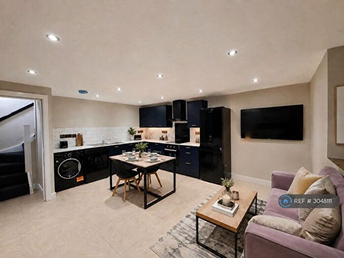 2 Bedroom Flat To Rent In Clarendon Road, Birmingham, B16
