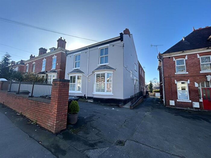 1 Bedroom Flat To Rent In Worcester Street Stourbridge, West Midlands, DY8