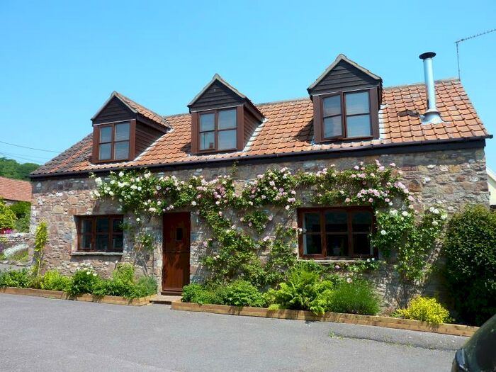 2 Bedroom Detached House To Rent In Clevedon Road - Weston-in-Gordano, BS20