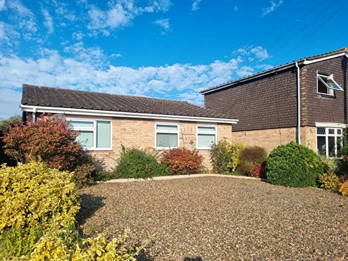 3 Bedroom Bungalow For Sale In Ashleigh Gardens, Wymondham, Norfolk, NR18