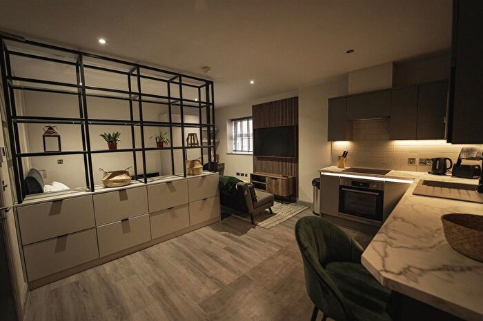 Studio To Rent In Tankerville Place, Jesmond, Newcastle Upon Tyne, NE2