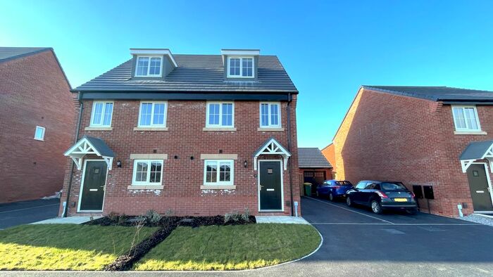 3 Bedroom Semi-Detached House To Rent In Beaminster Avenue, Preston, PR4