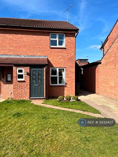 2 Bedroom Semi-Detached House To Rent In Turton Way, Kenilworth, CV8