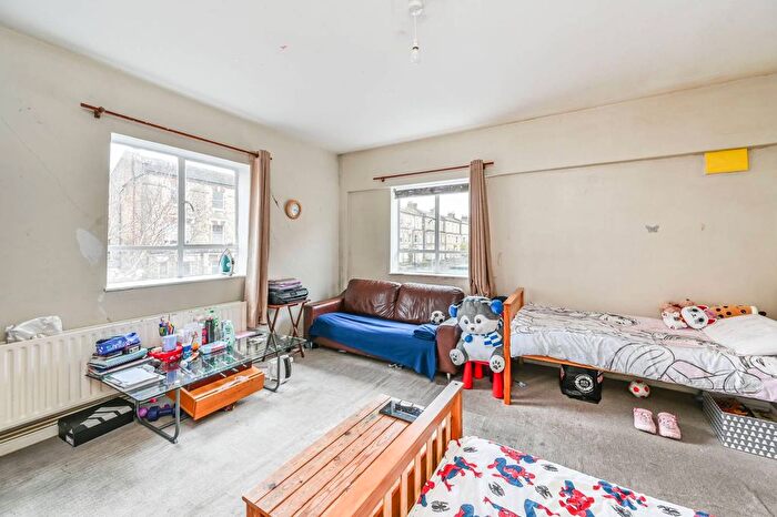 2 Bedroom Flat To Rent In Lambert Road, Brixton, London, SW2