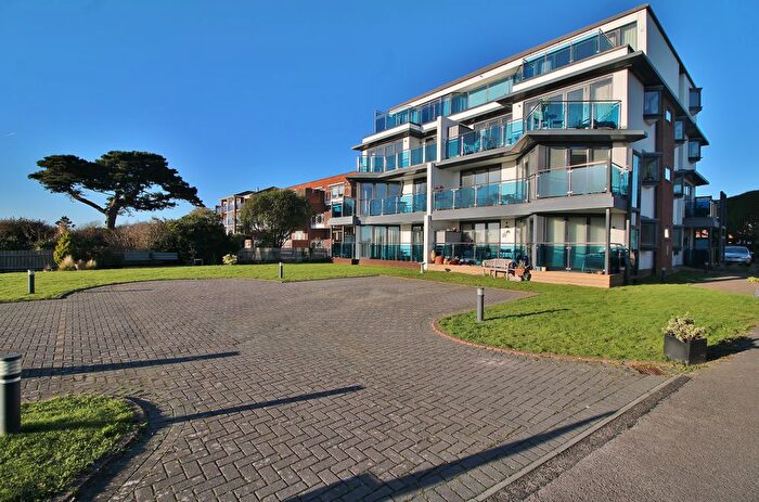 2 Bedroom Flat For Sale In Sea Front, Hayling Island, PO11