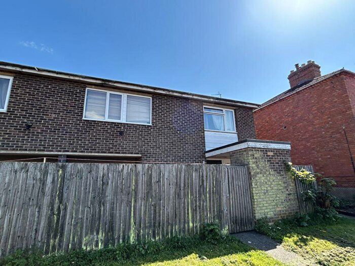 3 Bedroom Property For Sale In Thompson Street, New Bradwell, Milton Keynes, MK13
