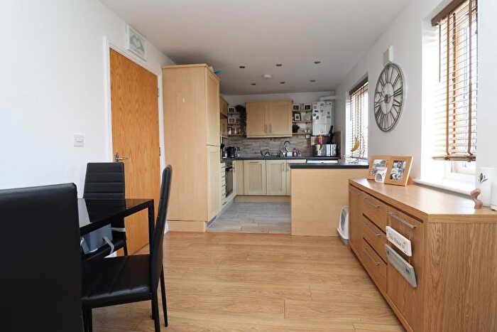 2 Bedroom Flat For Sale In Wherry Close, Margate, Kent, CT9