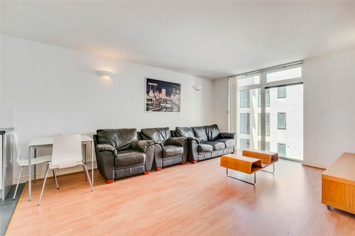 1 Bedroom Flat To Rent In Vanguard House, Martello Street, E8