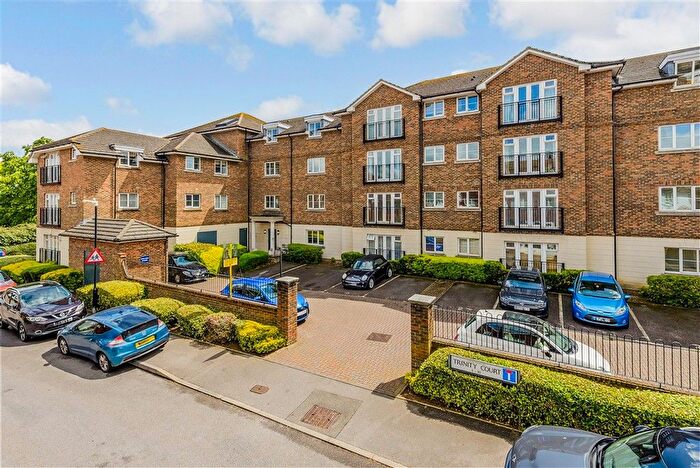 2 Bedroom Flat For Sale In Baker Crescent, Trinity Fields, Dartford, Kent, DA1
