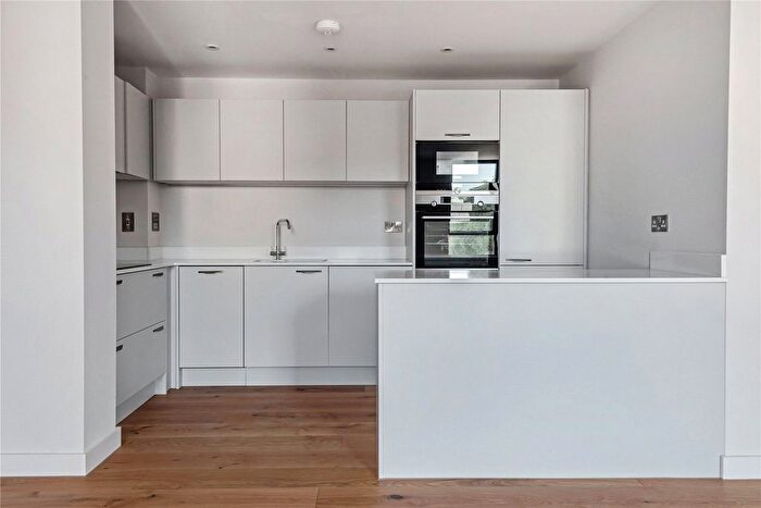 2 Bedroom Flat To Rent In Magdalen Road, Exeter, EX2