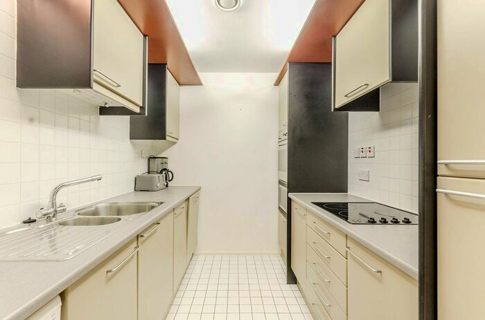 2 Bedroom Flat To Rent In Cromwell Road, South Kensington, London, SW7